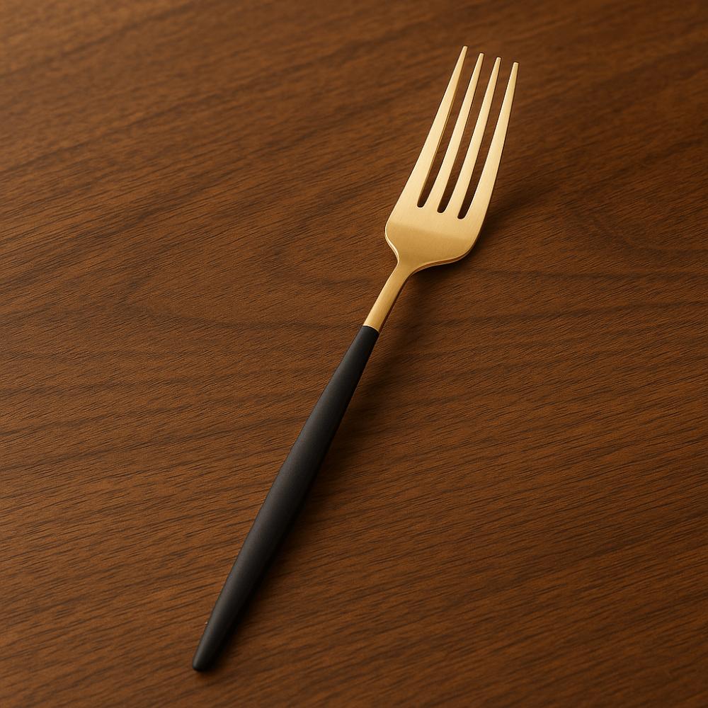 Garfo De Mesa Preto E Dourado Chazak