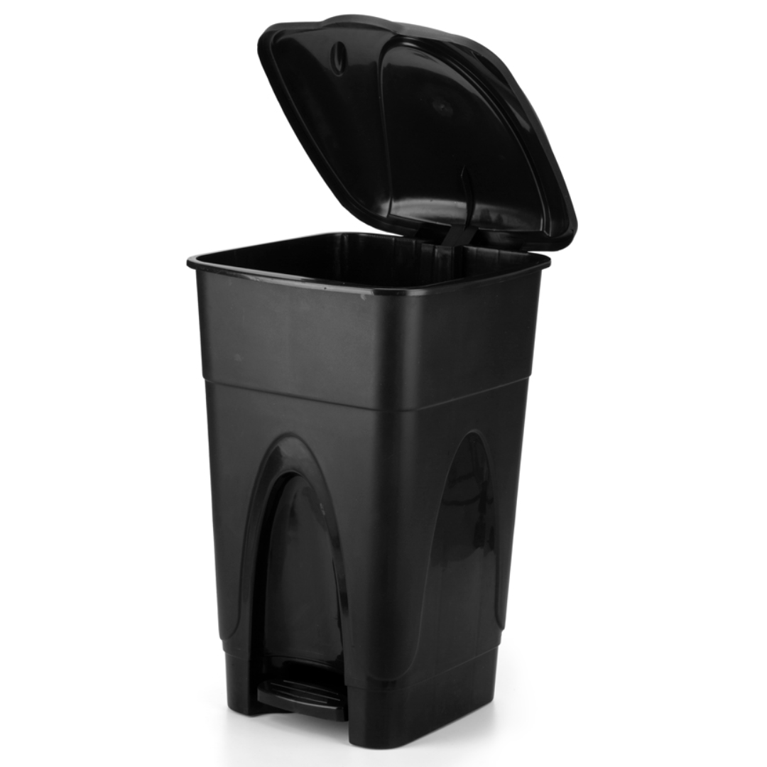 Lixeira 65 Litros Com Pedal Preta Injeplastec 161